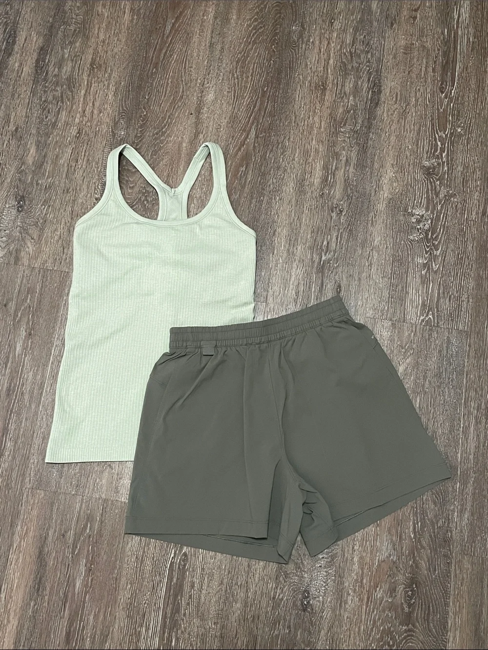 GUC Lululemon Matching Set. Size Top 6/Bottom 4